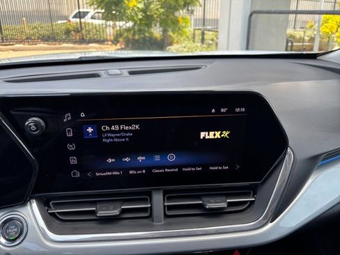 Used 2025 Chevrolet Trax LT FWD image 20