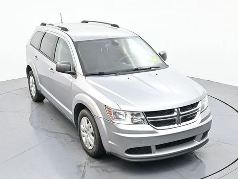 Used 2018 Dodge Journey SE image 23