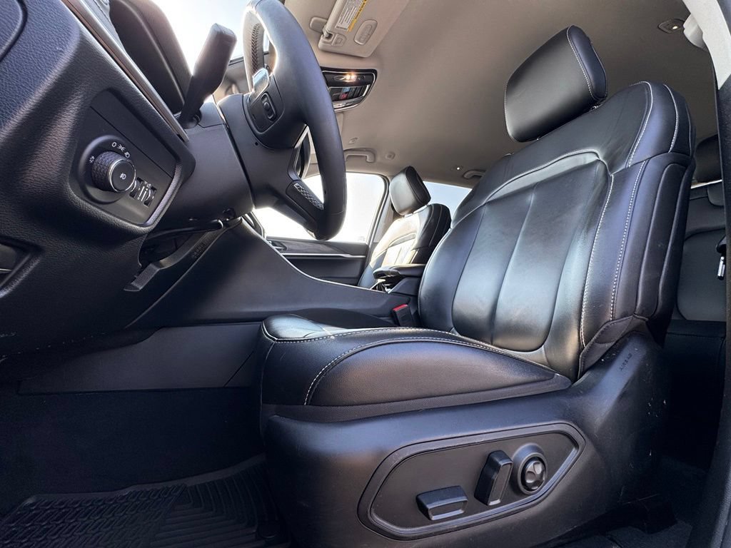 Used 2023 Jeep Grand Cherokee Limited AWD/4WD image 18