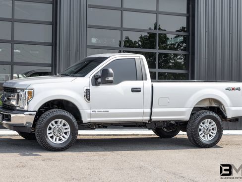 Used 2018 Ford F250 XL w/ Power Equipment Group AWD/4WD image 3