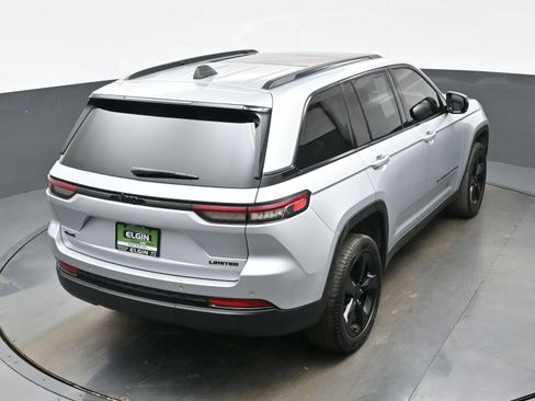 Used 2023 Jeep Grand Cherokee Limited w/ Black Appearance Package image 38