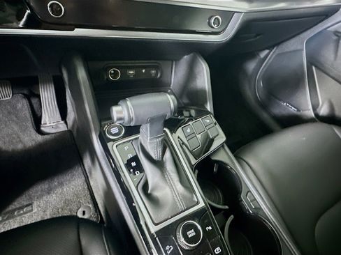 Used 2025 Kia Sportage SX image 34