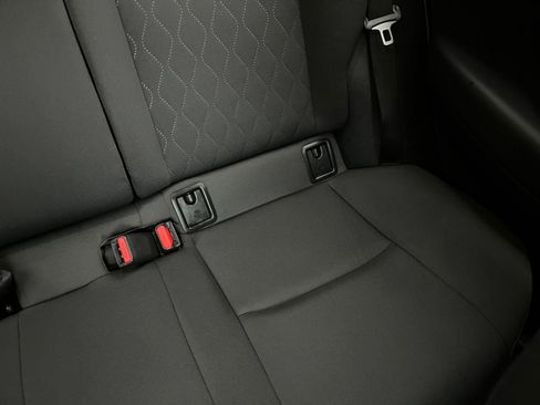 Used 2025 Toyota Corolla Cross LE image 37