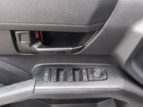 Used 2025 Toyota Tacoma SR5 AWD/4WD image 12