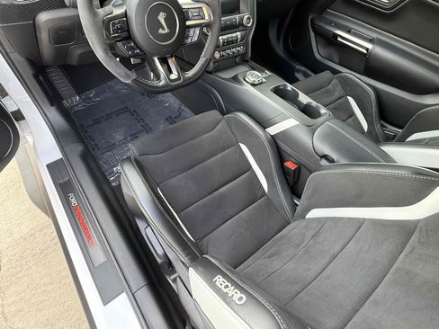 Used 2021 Ford Mustang Shelby GT500 w/ Carbon Fiber Track Pack image 28
