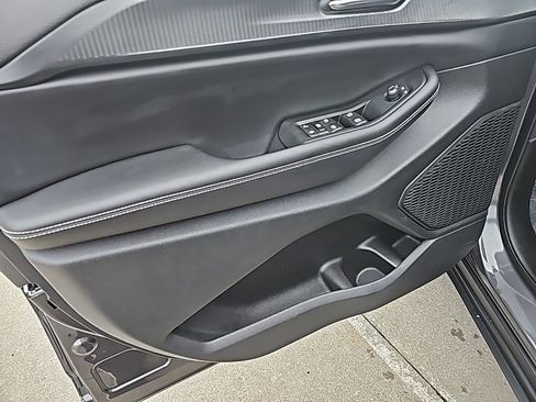 Certified 2025 Jeep Grand Cherokee Altitude image 17