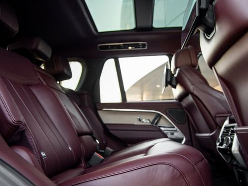 Used 2023 Land Rover Range Rover Autobiography image 39