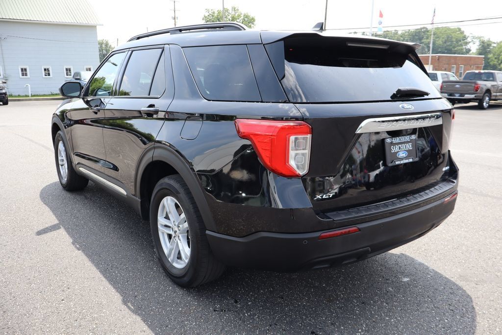 Used 2024 Ford Explorer XLT w/ Equipment Group 202A AWD/4WD image 15