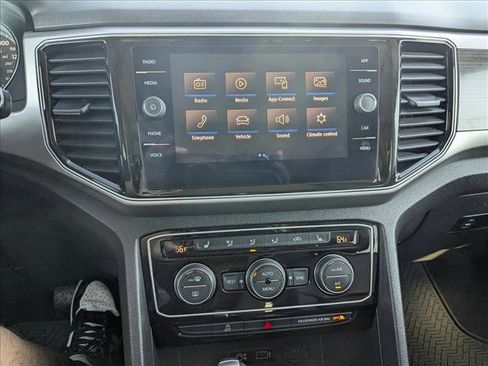 Used 2018 Volkswagen Atlas SEL image 16