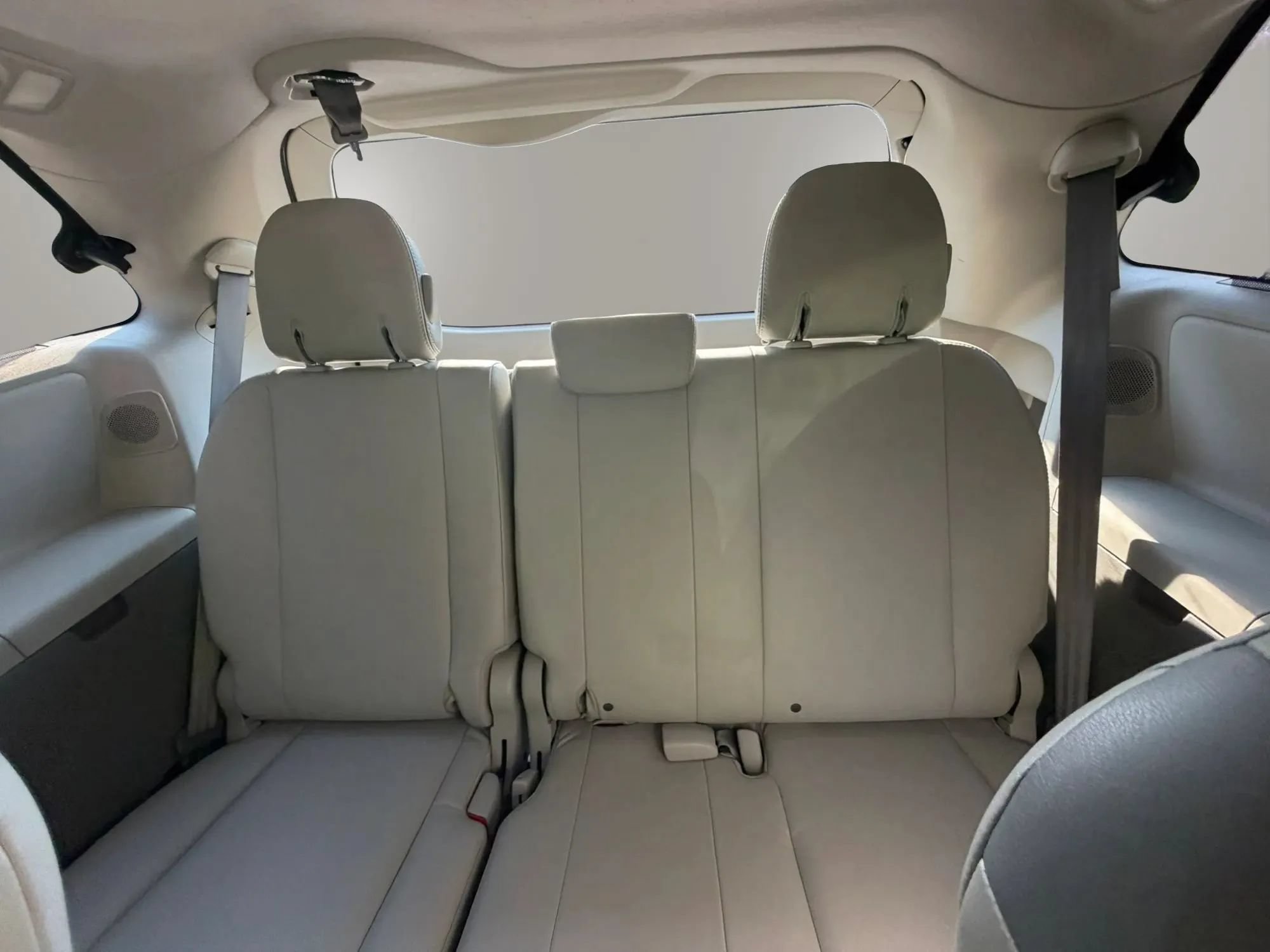 Used 2011 Toyota Sienna Limited w/ Premium Pkg FWD image 15
