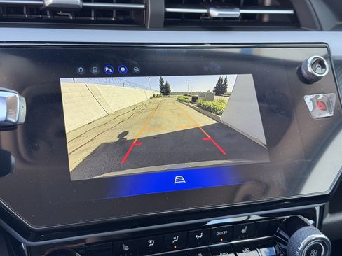 New 2027 Chevrolet Bolt LT w/ Comfort Package FWD image 26