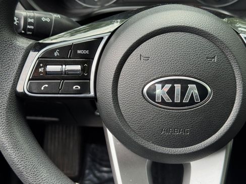 Used 2020 Kia Forte LXS FWD image 19