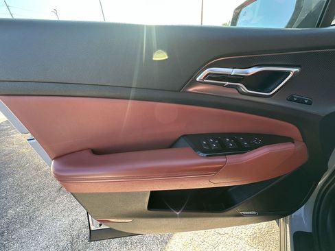 Certified 2023 Kia Sportage SX image 30