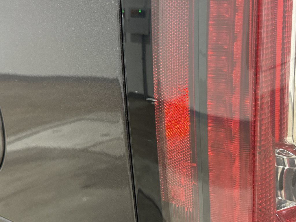 Used 2018 GMC Yukon Denali AWD/4WD image 37