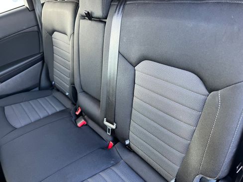 Used 2018 Ford Edge SE image 14