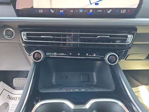 Used 2026 Chevrolet Traverse LT w/ Driver Confidence Package FWD image 25