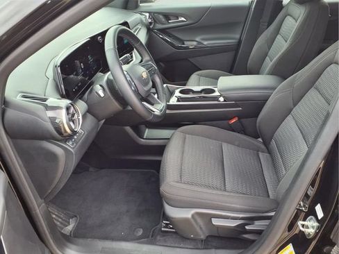 Used 2025 Chevrolet Equinox LT AWD/4WD image 19