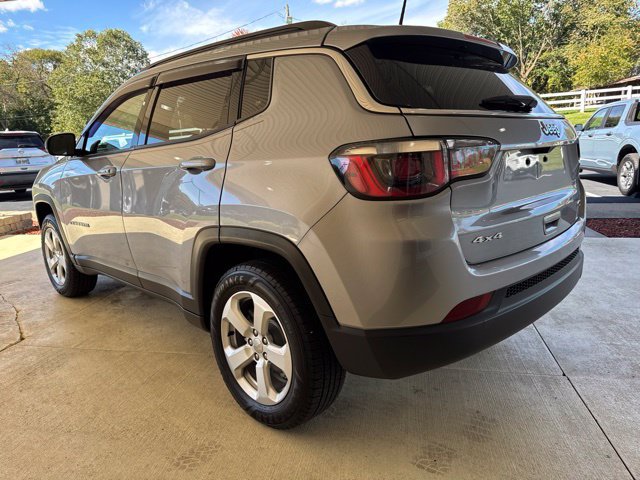 Used 2018 Jeep Compass Latitude w/ Cold Weather Group AWD/4WD image 8