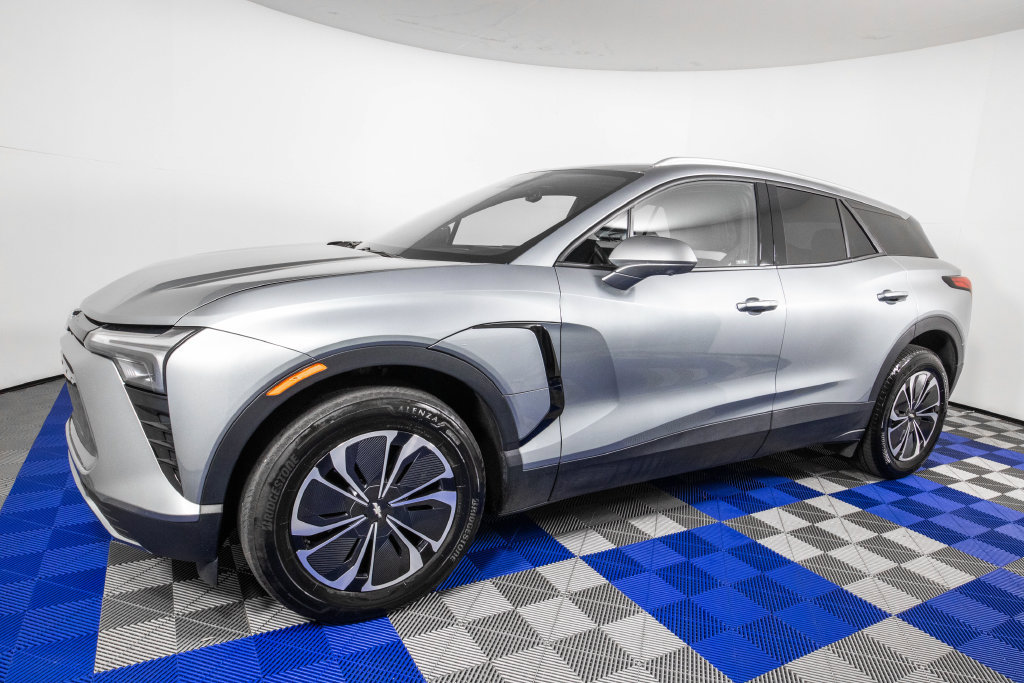Used 2024 Chevrolet Blazer EV LT AWD/4WD image 2