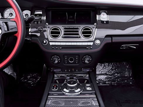Used 2020 Rolls-Royce Dawn RWD image 73