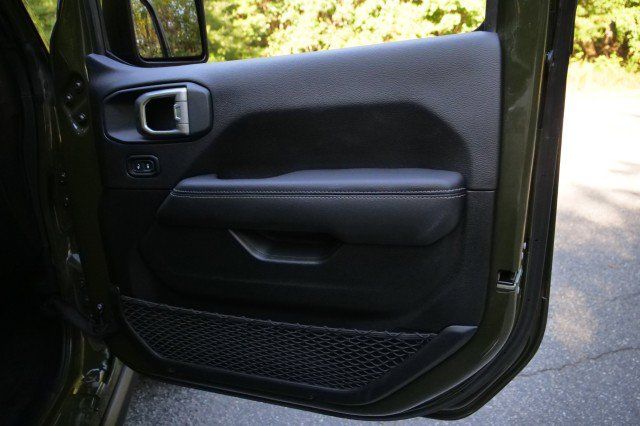 Used 2021 Jeep Wrangler Unlimited Rubicon AWD/4WD image 37
