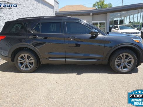 Used 2022 Ford Explorer XLT w/ Equipment Group 202A AWD/4WD image 6