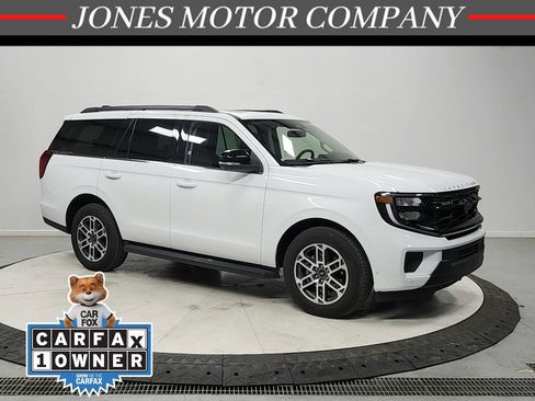 Used 2025 Ford Expedition Active AWD/4WD image 1