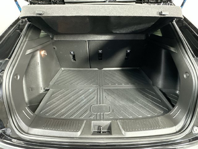 Used 2025 Chevrolet Trax RS w/ Sunroof Package FWD image 31