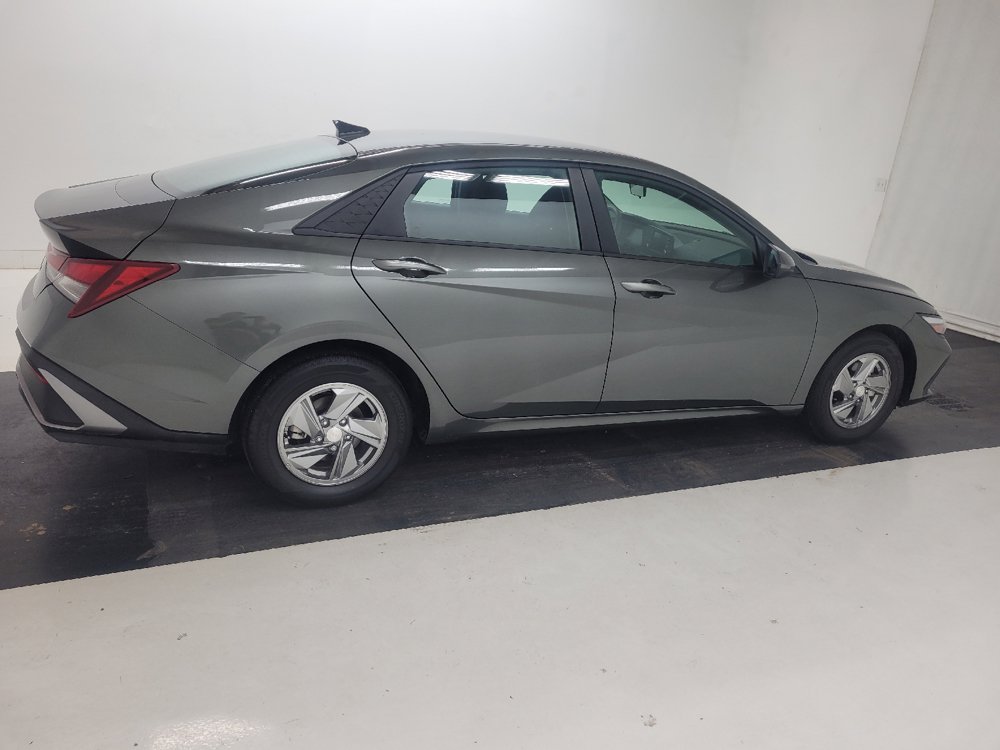 Used 2024 Hyundai Elantra SE FWD image 10