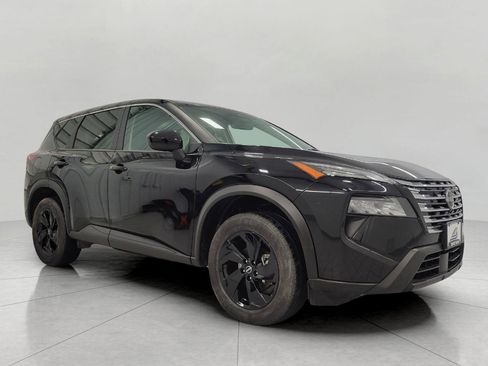 Used 2024 Nissan Rogue SV image 1