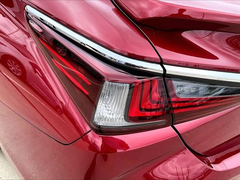 Used 2023 Lexus ES 350 Ultra Luxury w/ Accessory Package (Z2) FWD image 40