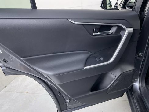 Used 2021 Toyota RAV4 XLE w/ Convenience Package AWD/4WD image 19