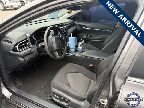 Used 2020 Toyota Camry LE w/ Carpet Mat Package image 20