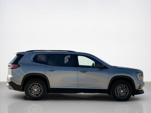 Used 2025 GMC Acadia Elevation image 8