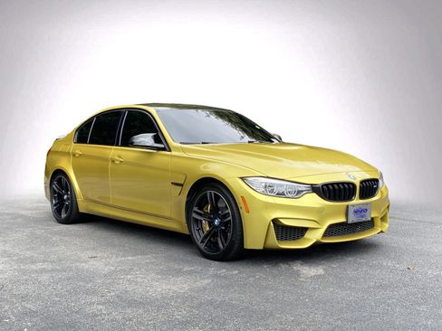 Used 2017 BMW M3 RWD image 2