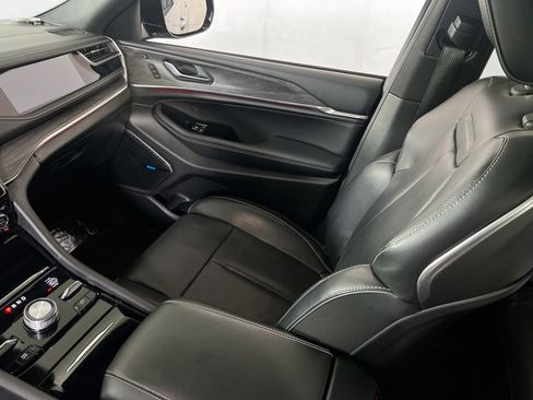 Used 2022 Jeep Grand Cherokee Overland w/ Adv Protech Group III image 25