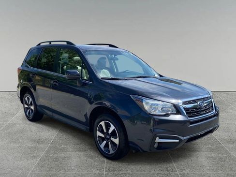 Used 2017 Subaru Forester 2.5i Limited AWD/4WD image 7
