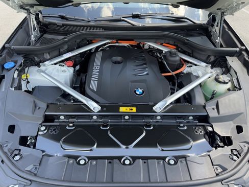 Used 2026 BMW X5 xDrive50e w/ Premium Package image 29