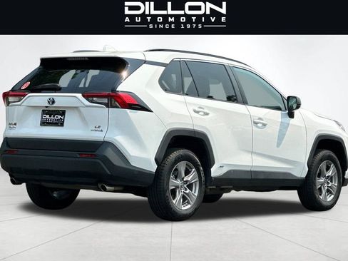 Used 2022 Toyota RAV4 LE AWD/4WD image 4