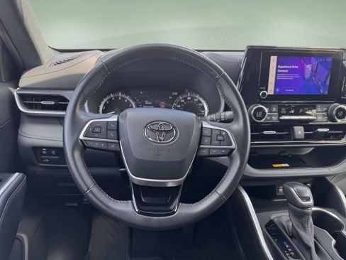 Used 2023 Toyota Highlander XSE AWD/4WD image 20