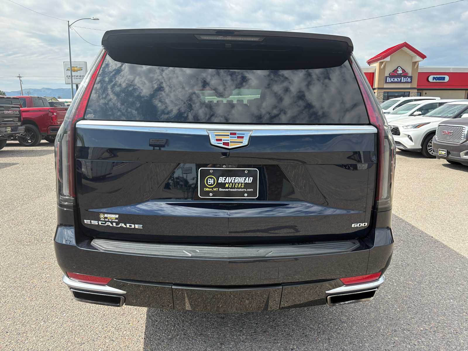 Used 2021 Cadillac Escalade ESV Premium Luxury w/ Driver Assist Tech Package AWD/4WD image 4