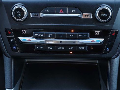 Used 2020 Ford Explorer Limited image 14