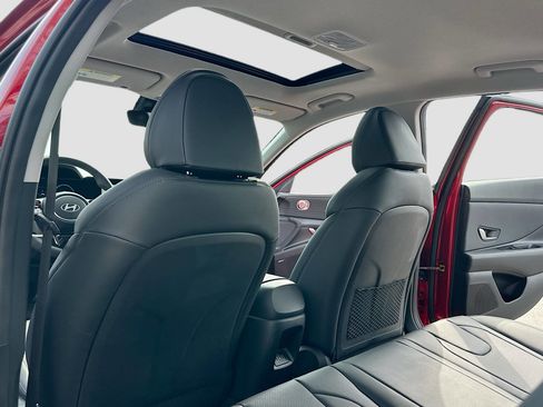 New 2025 Hyundai Elantra Limited image 6