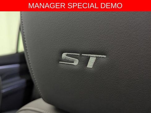 Used 2026 Buick Enclave Sport Touring w/ Power Package AWD/4WD image 23