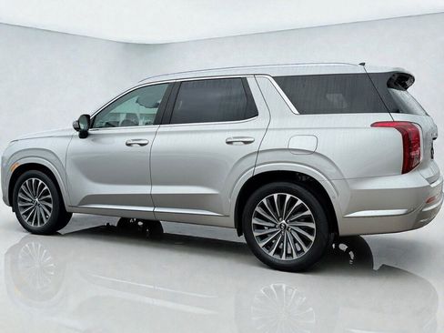 Used 2024 Hyundai Palisade Calligraphy image 3