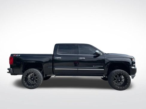 Used 2018 Chevrolet Silverado 1500 LTZ Z71 w/ LTZ Plus Package AWD/4WD image 4