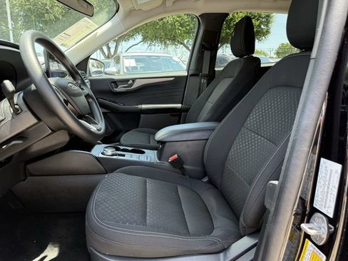 Used 2025 Ford Escape Active AWD/4WD image 23