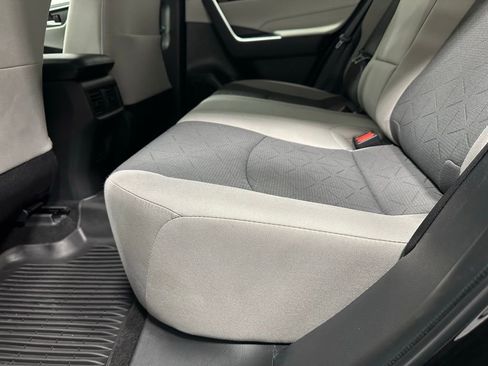 Used 2025 Toyota RAV4 XLE image 43