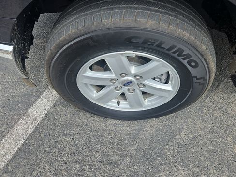 Used 2023 Ford F150 XLT image 3