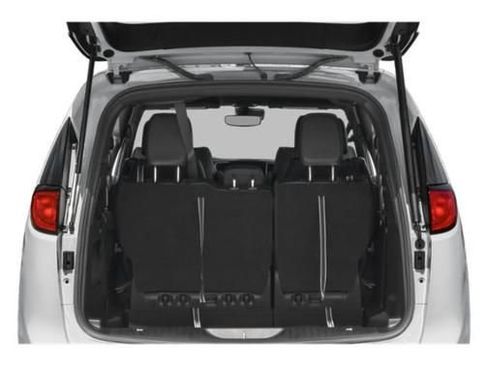 Used 2025 Chrysler Voyager LX FWD image 10
